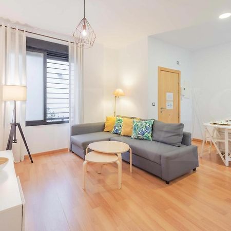Relaxing Apartment With Community Pool & Parking- Center Малага Экстерьер фото
