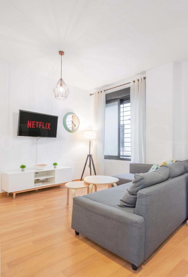 Relaxing Apartment With Community Pool & Parking- Center Малага Экстерьер фото