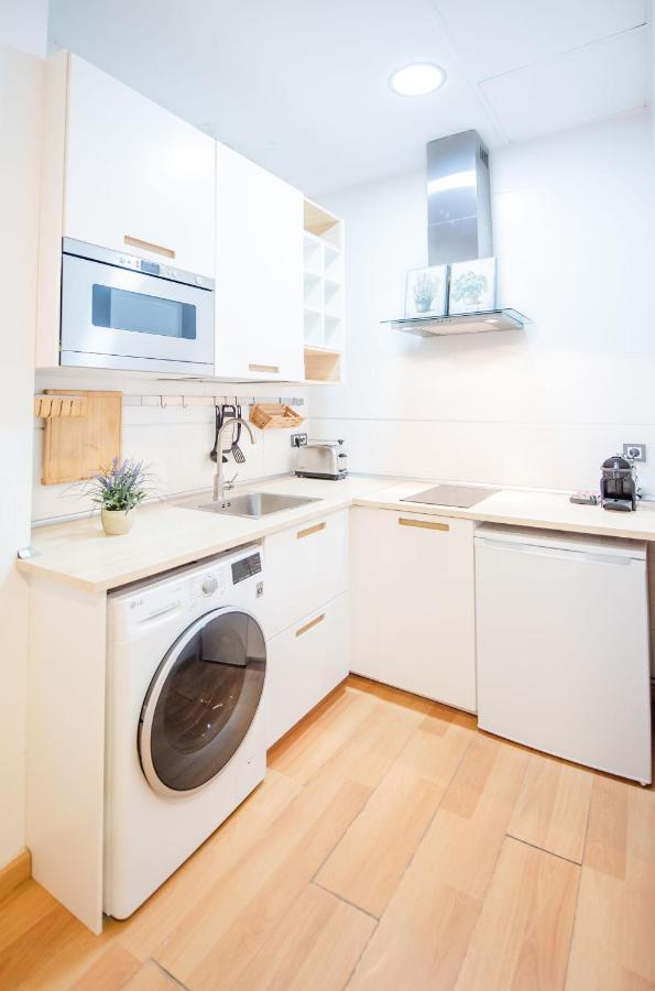 Relaxing Apartment With Community Pool & Parking- Center Малага Экстерьер фото
